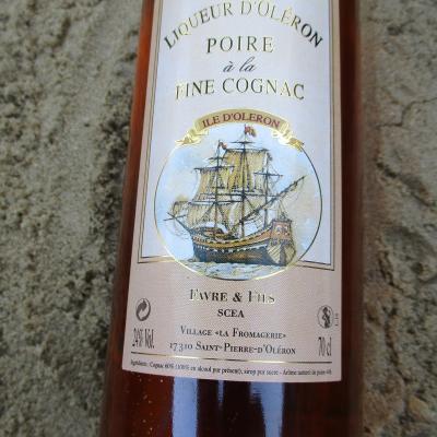 liqueur d oléron POIRE a la FINE COGNAC